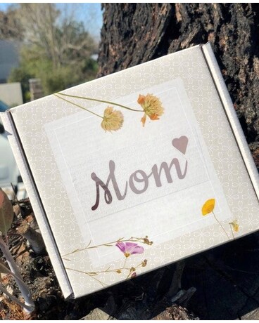 Mother's Day Spa Gift Set Flower Arrangement