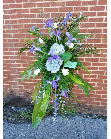 Graceful and Beautiful standing Spray Flower Arrangement