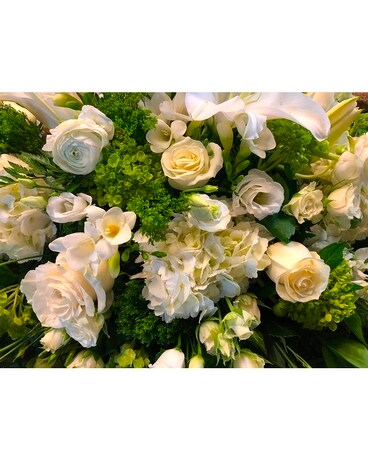 Designer Choice Premium Green & White Flower Arrangement