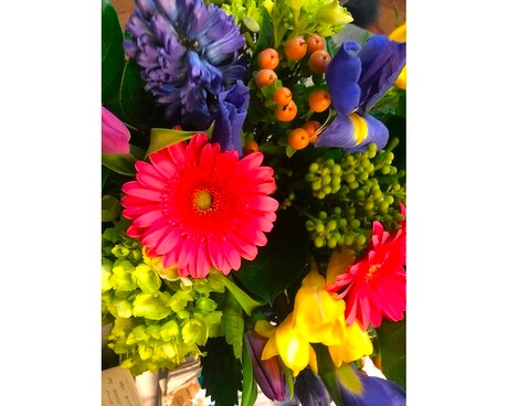 Designer Choice Premium Bright Flower Arrangement