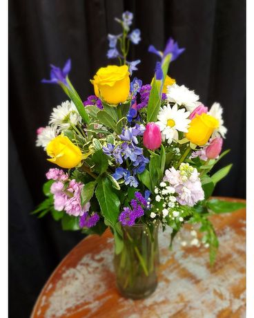 Sunny Delight Flower Arrangement
