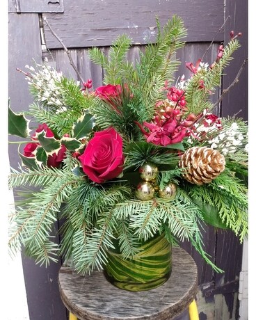 Holiday Sentiments Flower Arrangement