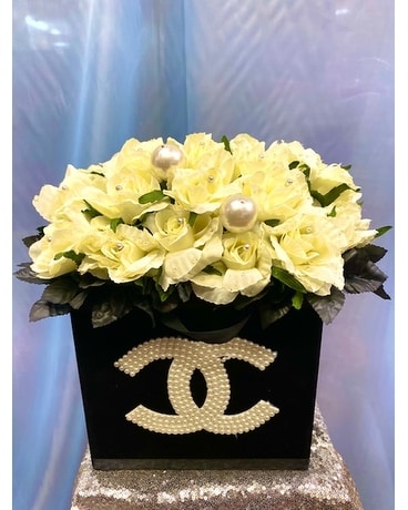 CHANEL ELEGANT BOX Flower Arrangement