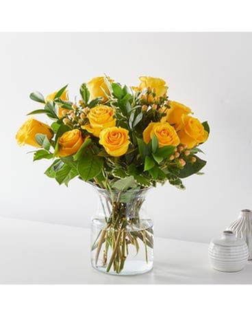 12 Sunny Yellow Roses Flower Arrangement