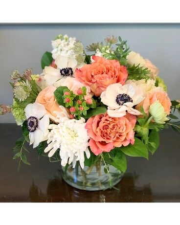 Just Peachy Centerpiece Flower Arrangement