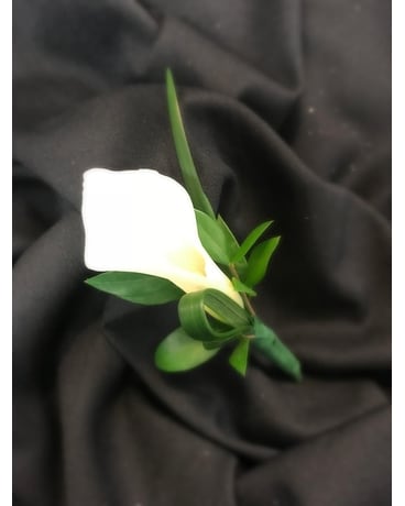 Mini Calla Lily Boutonniere
