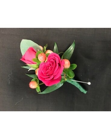 Rosy Boutonniere Boutonniere