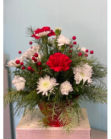 Christmas Tradition Flower Arrangement