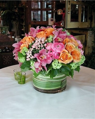 Elegant Centerpiece Flower Arrangement