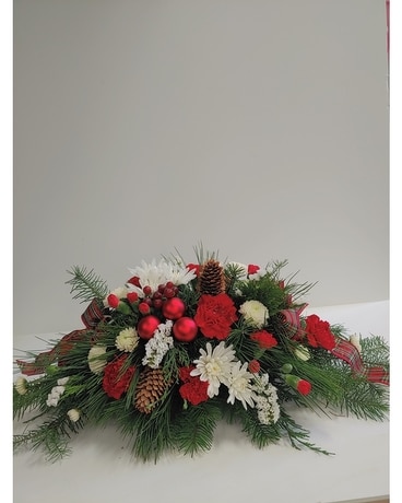Long and Low Holiday Centerpiece Centerpiece