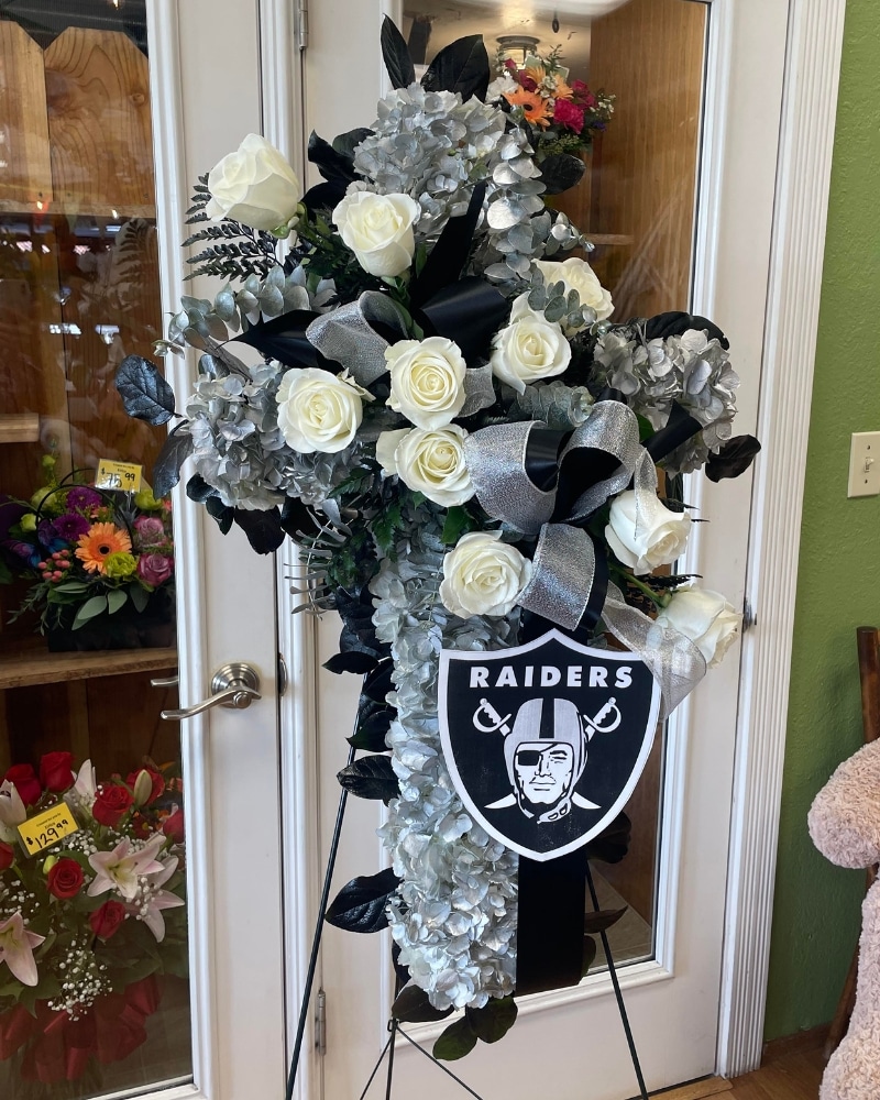Standing Sprays & Wreaths Delivery Antioch CA - Antioch Florist