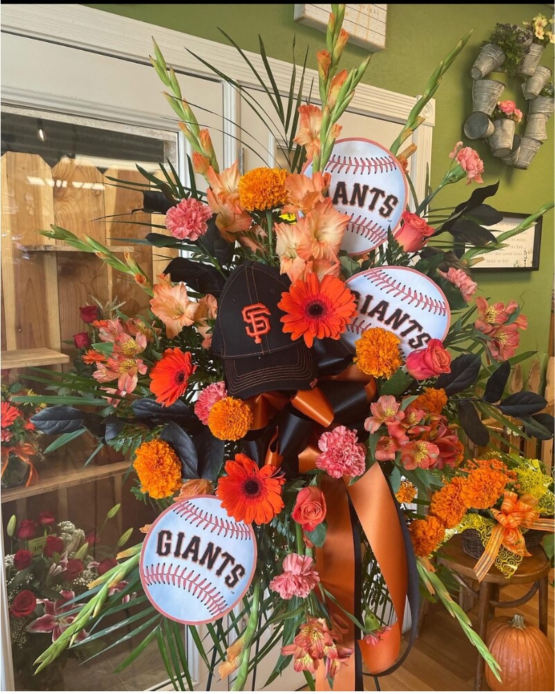 Standing Sprays & Wreaths Delivery Antioch CA - Antioch Florist