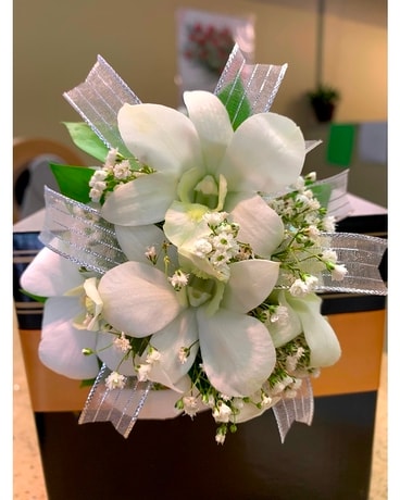 Wrist Corsage and Boutonnière Set Corsage
