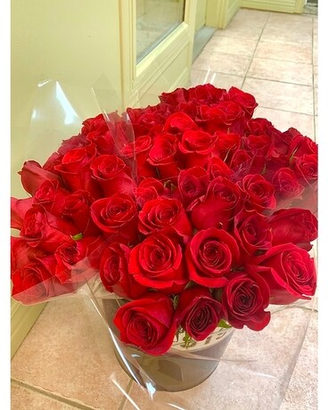 Roses (Any Color 1 Doz - Curbside Only) Flower Arrangement