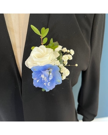 lisianthus and delphinium bout Boutonniere