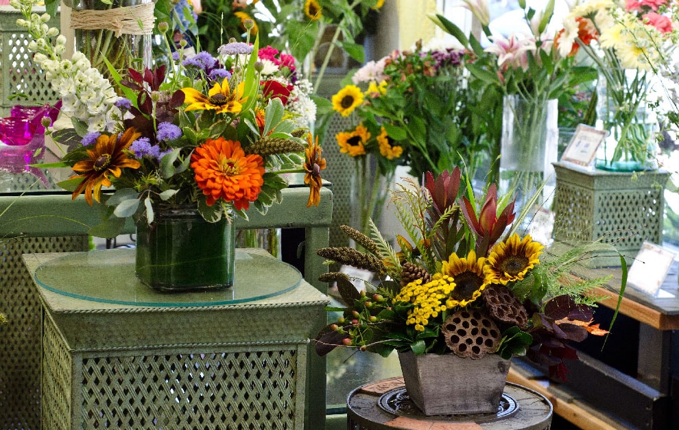 Paul Wood Florist Offers Full Flower