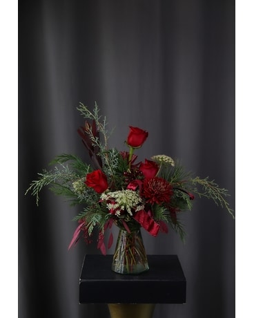 Christmas Kisses Flower Arrangement