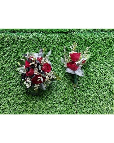 Custom Rose Boutonniere & Corsage Flower Arrangement