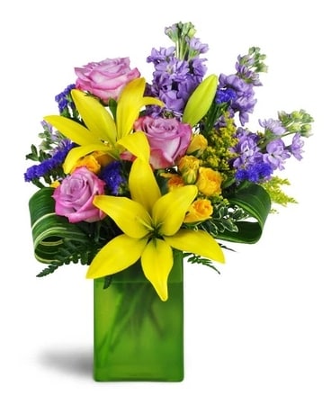 Springtime Kiss Flower Arrangement