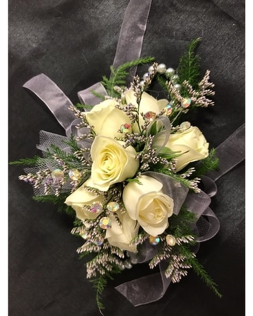 7 White Mini Roses with Gems Flower Arrangement