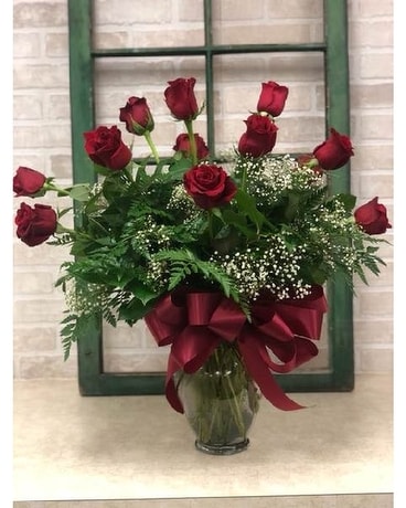 Kameo Dozen w/ Baby's Breath Flower Arrangement
