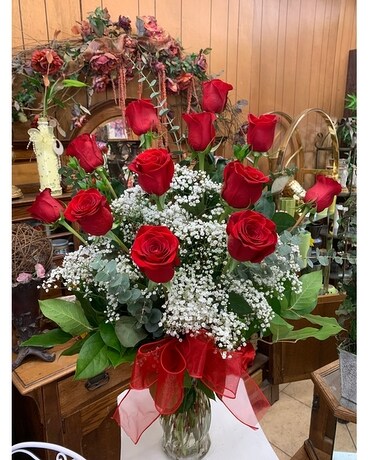 12 LONG STEM RED ROSES Flower Arrangement