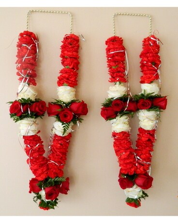 Mala with roses Flower Arrangement