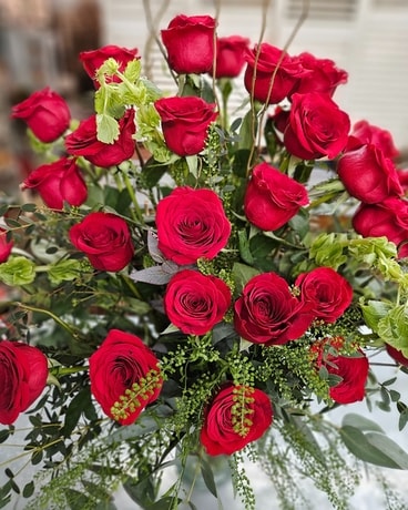 2 dozen roses in Healdsburg CA - Uniquely Chic Floral & Home