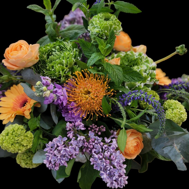 Uniquely Chic Floral & Home