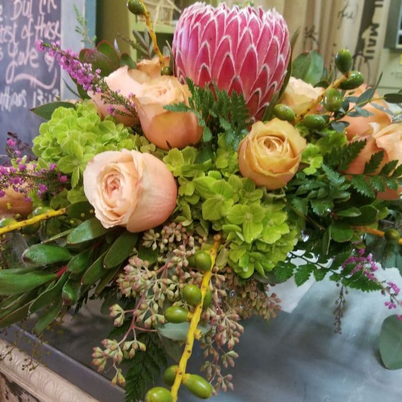Uniquely Chic Floral & Home