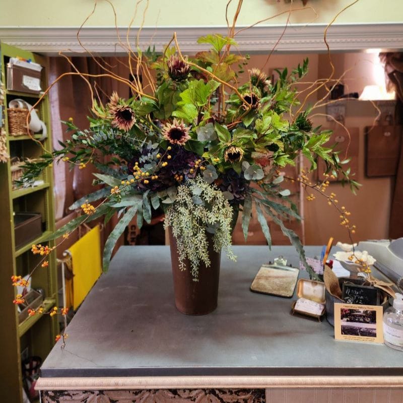 Uniquely Chic Floral & Home