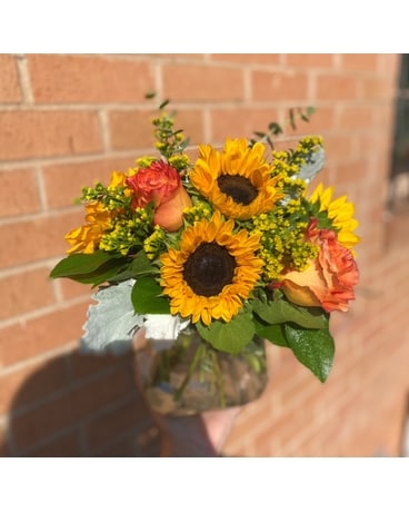 Summer Lovin' Flower Arrangement