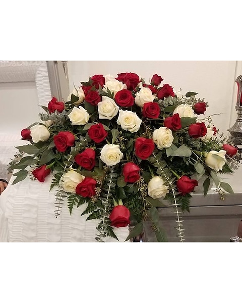 Luxury Box of Red and White Spray Roses with Eucalyptus Luxury Box of Red and White Spray Roses with Eucalyptus