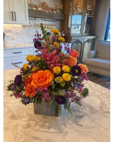 Summer wooden box Small Flower Arrangement