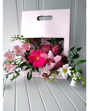 Rain Forest Fresh...Brilliant Presentation! Flower Arrangement