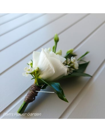 Lisianthus boutonniere Boutonniere