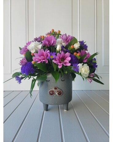 Let’s raise the woof! Flower Arrangement