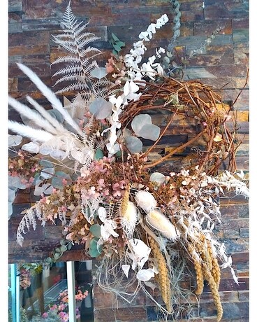 Dried Wreath ...1 Only ...FREE LOCAL DELIVERY Dried Flowers
