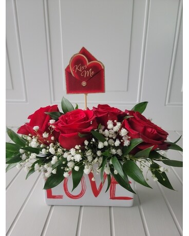 Love and Kisses - Pam's Original ♥ Flower Arrangement