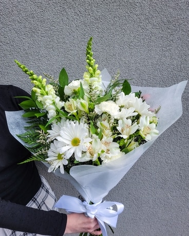 All White Presentation Bouquet Flowers