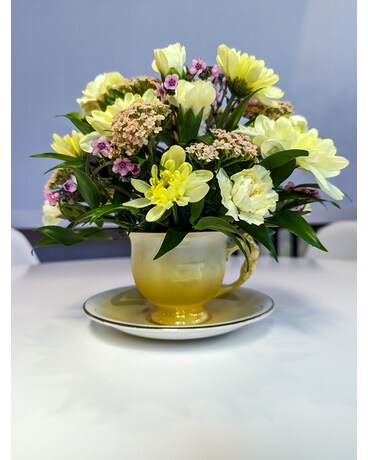 Tea Time (collectors edition) Flower Arrangement