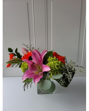 Adventurous Sagittarius (Nov 22 - Dec 21) Flower Arrangement
