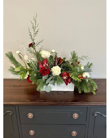Elegant Christmas Flower Arrangement