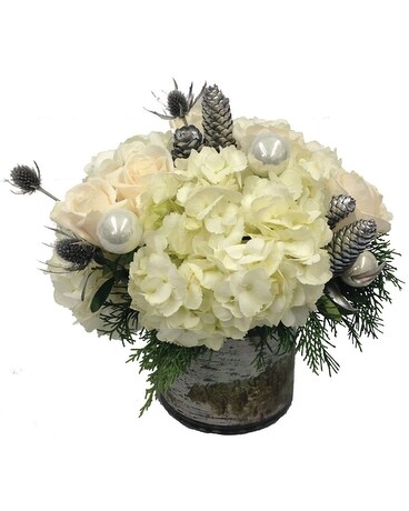 SNOW WHITE Flower Arrangement