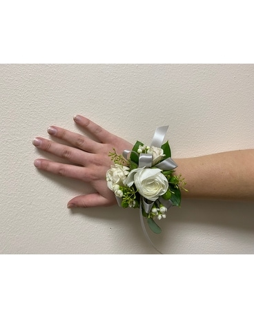 フラワー・リース corsage no.764 Corsage style #3 in Fort Collins CO - Audra Rose Florist, Flower
