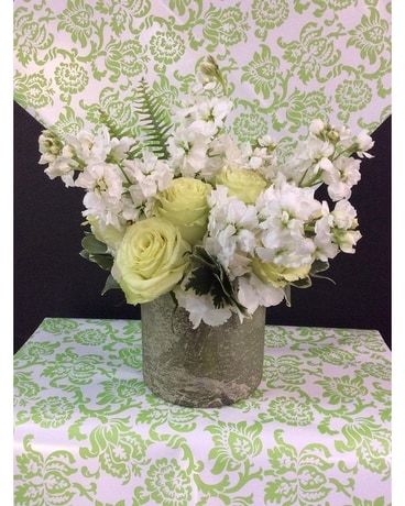 Premium Rush Roses Flower Arrangement