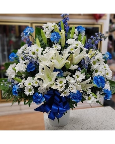 MTF650 Spring Fan Style w/ White Lilies Flower Arrangement