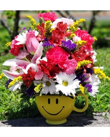 MTF2213 Happy Face Mug Stargazers, Rose & Spring Flower Arrangement