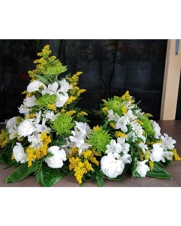 MTF903 Urn Spray Flower Arrangement