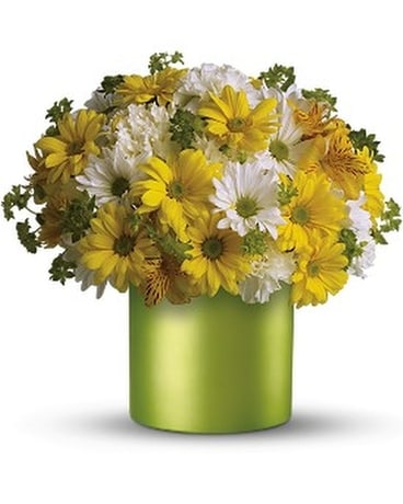 Teleflora's Hello Sunshine Flower Arrangement